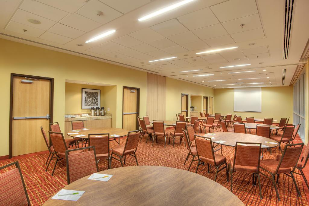 Courtyard By Marriott Leon At The Poliforum Ngoại thất bức ảnh