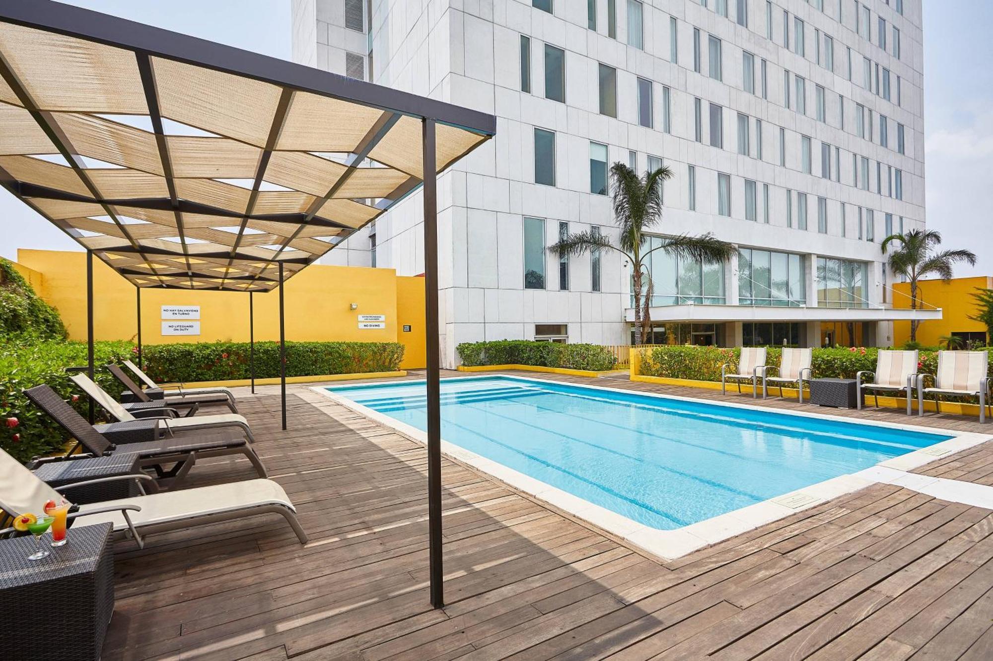 Courtyard By Marriott Leon At The Poliforum Ngoại thất bức ảnh
