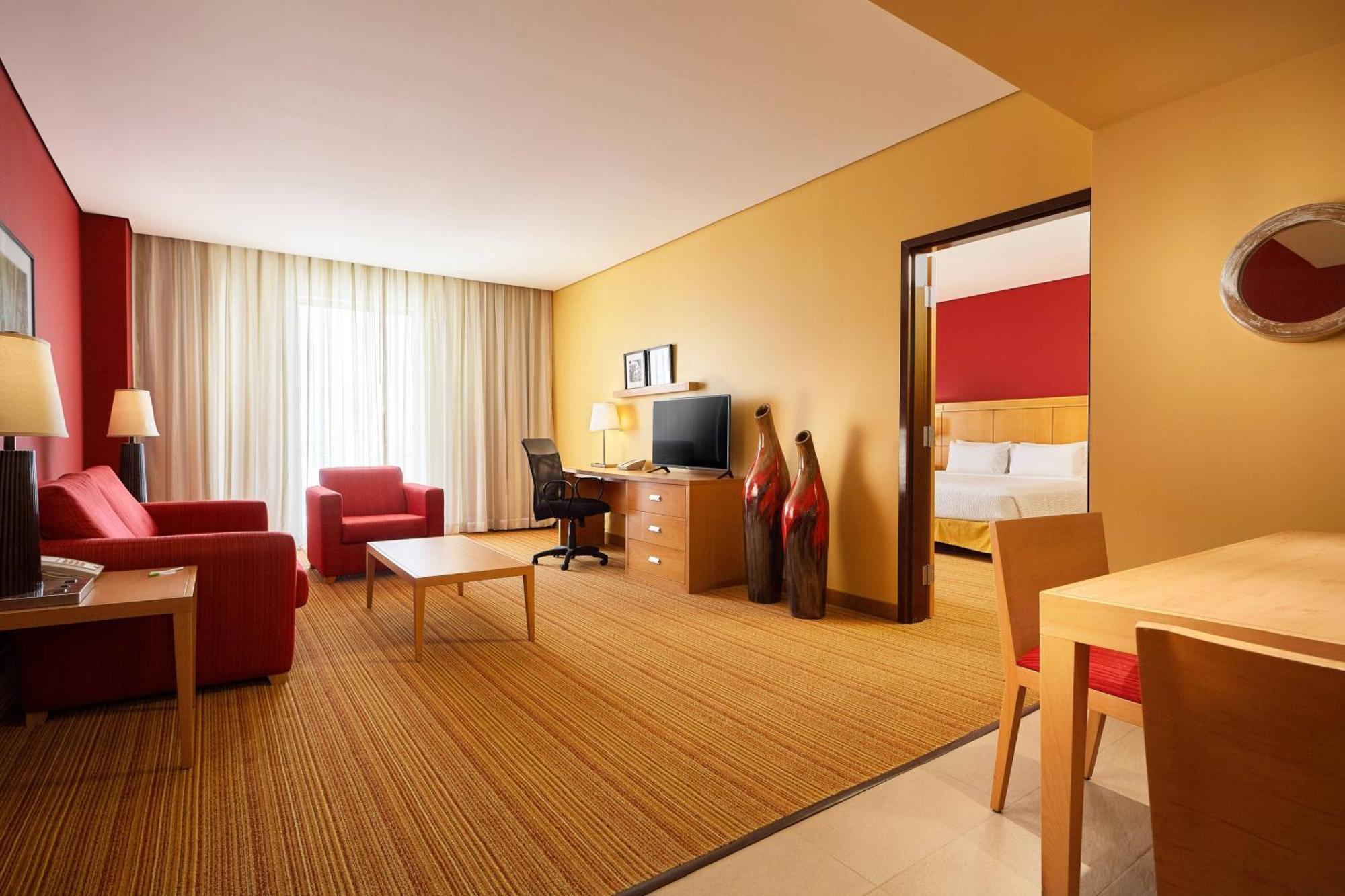 Courtyard By Marriott Leon At The Poliforum Ngoại thất bức ảnh
