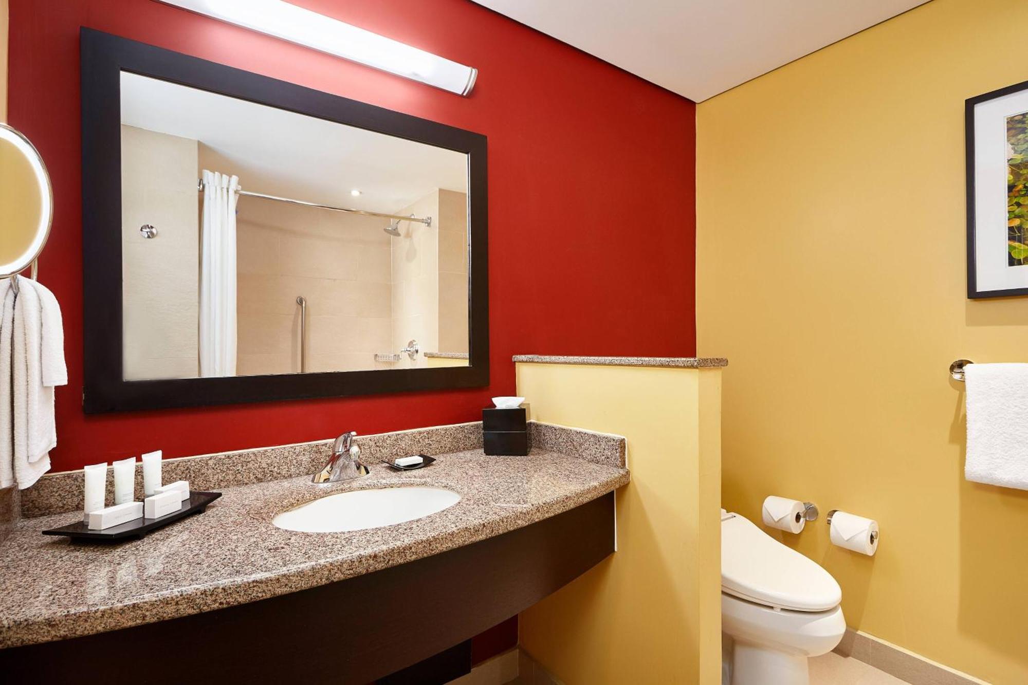 Courtyard By Marriott Leon At The Poliforum Ngoại thất bức ảnh