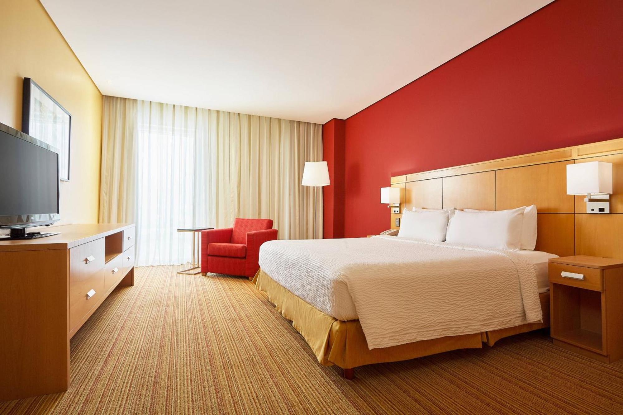 Courtyard By Marriott Leon At The Poliforum Ngoại thất bức ảnh
