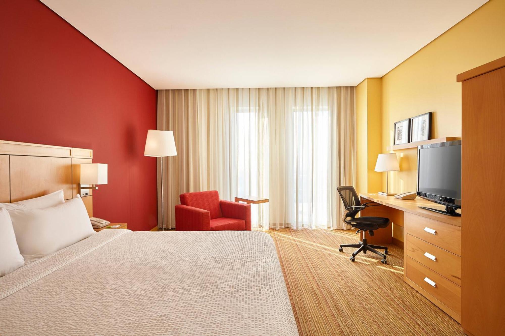 Courtyard By Marriott Leon At The Poliforum Ngoại thất bức ảnh