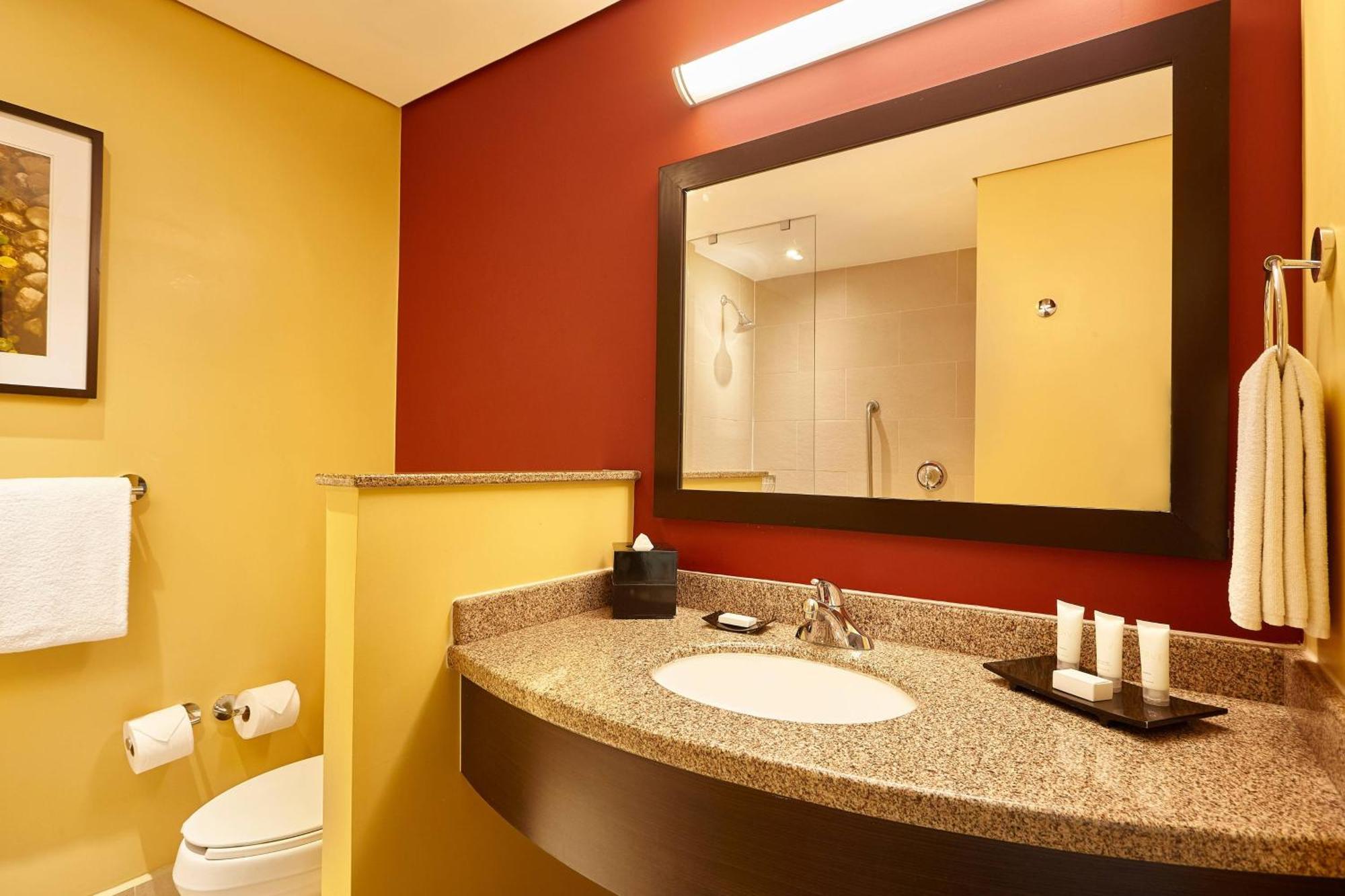 Courtyard By Marriott Leon At The Poliforum Ngoại thất bức ảnh