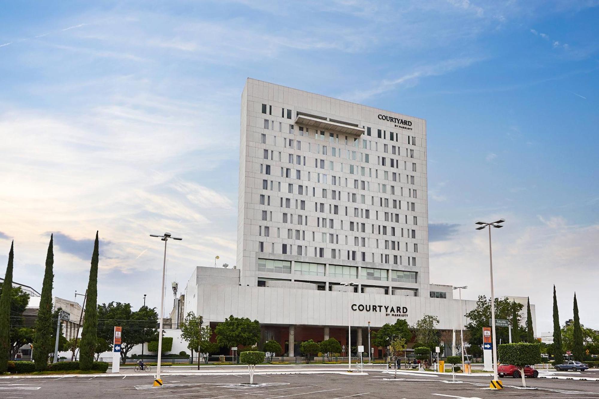 Courtyard By Marriott Leon At The Poliforum Ngoại thất bức ảnh