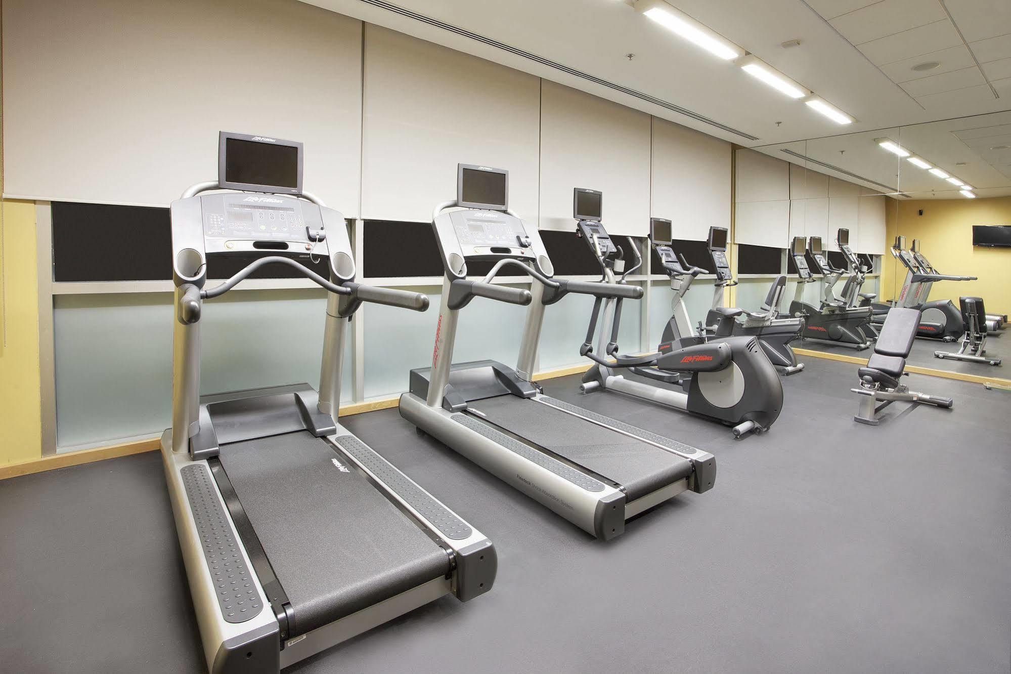Courtyard By Marriott Leon At The Poliforum Ngoại thất bức ảnh